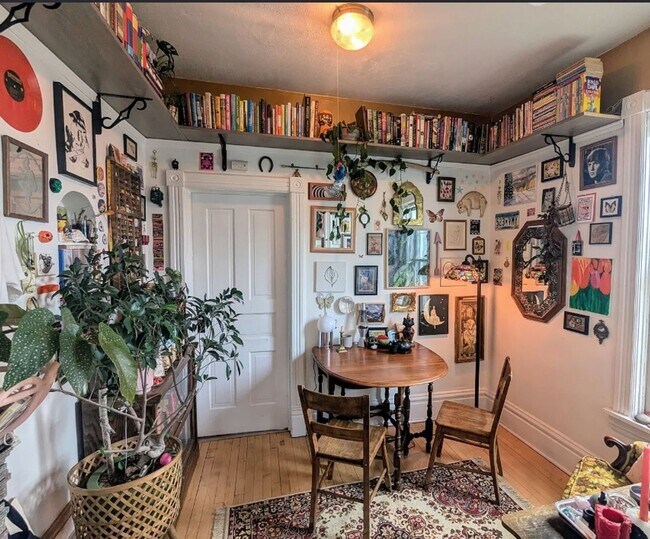 Building Photo - 1802 W 3rd St