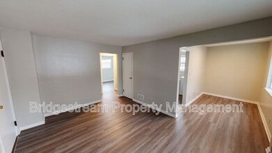 Building Photo - 619 Gainsborough Rd