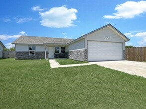 Building Photo - 437 S Cleburne Whitney Rd
