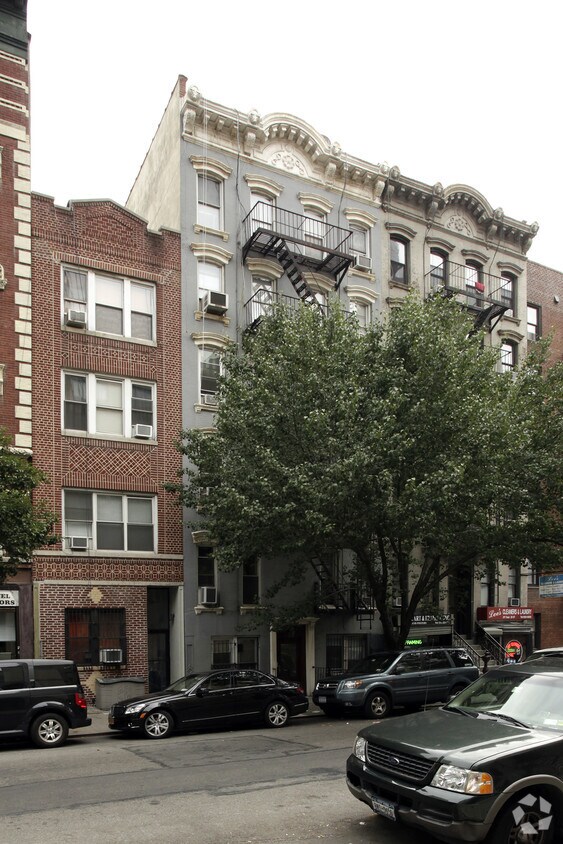 Foto principal - 215 E 29th St