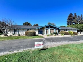 Building Photo - 9193 N Fowler Ave