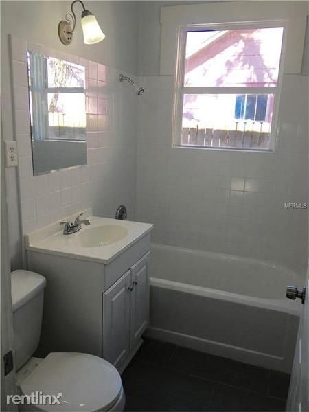 Foto del edificio - 2406 Delaney Ave