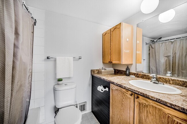 Photo du bâtiment - 605 Davenport Road