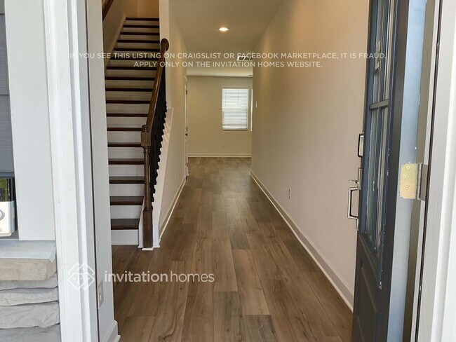 Building Photo - 263 W Millbrook Dr