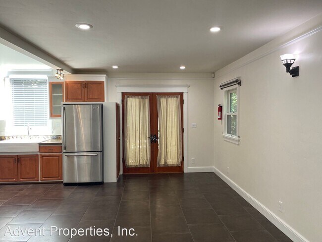 Building Photo - 3 br, 2.5 bath House - 1418A Harmon Street