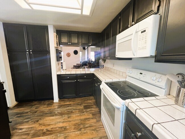 Foto del edificio - 2564 E Malabar Ave