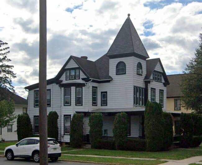 Building Photo - 3533 Brisban St