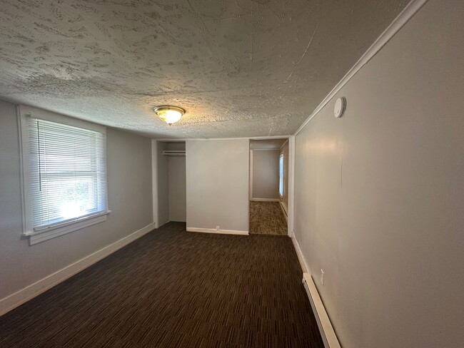 Building Photo - 2 Story House Under $800