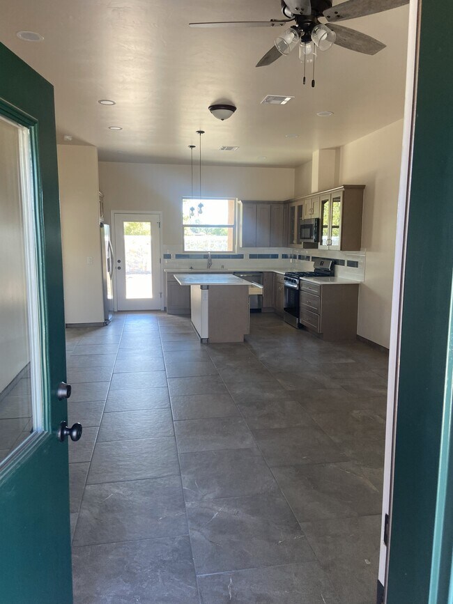 Foto del edificio - 1011 Wiley Ave