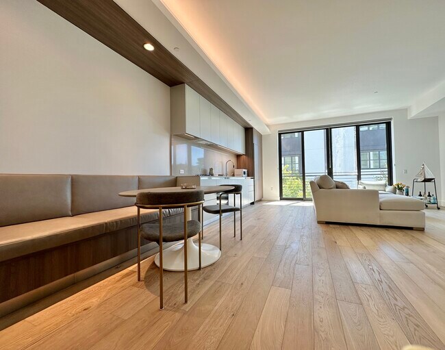 Building Photo - 1 Bristol Ct