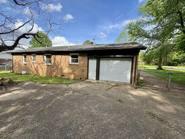 Foto del edificio - 3207 Searcy Dr NW