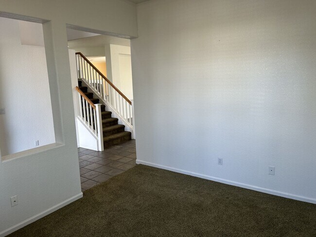 Foto del edificio - Fabulous Well Kept 4 Bedroom, 3.5 Bath, 3230 sq.ft. Home