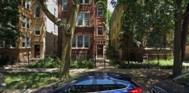 Building Photo - 6437 N Greenview Ave