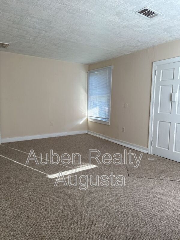 Building Photo - 2108 Shirley Ave