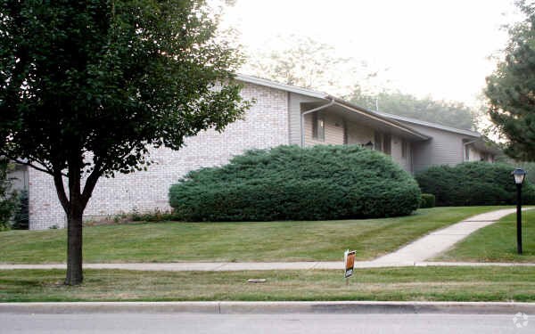 Primary Photo - 1319-1321 Prairie St