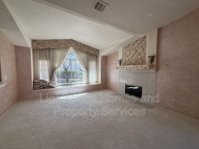 Foto del edificio - 2424 Ocean Front Dr