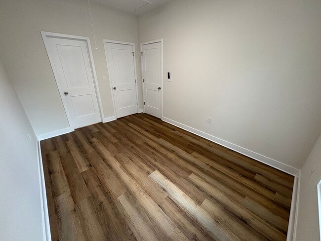 Building Photo - 175 S Barnett Shoals Rd