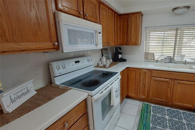 Building Photo - 3509 Margate Dr