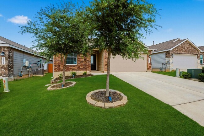 Foto del edificio - Bright Open Floor Plan | Solar Panels | Resort-Style Community