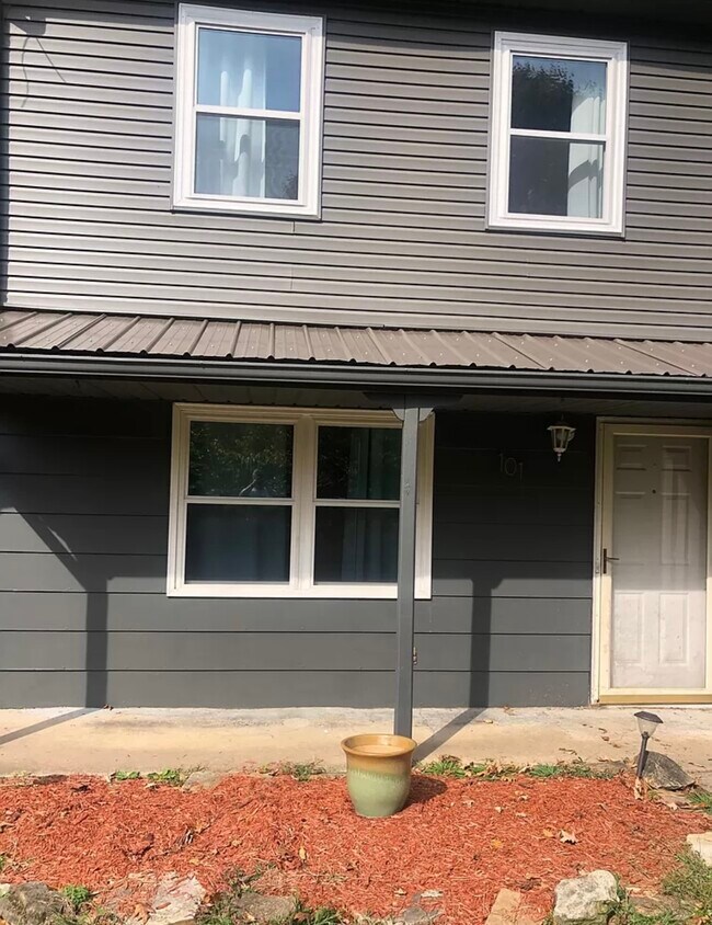 101 Summerbrook Dr, Hurricane, WV 25526 Townhome Rentals in Hurricane