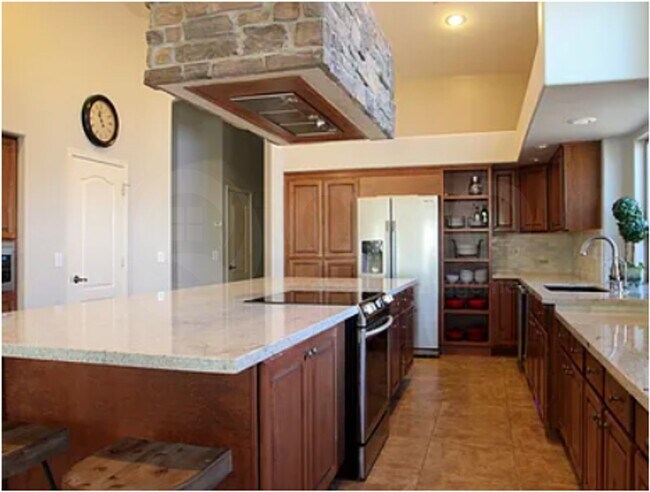 Building Photo - 2018 W Morning Vista Ln