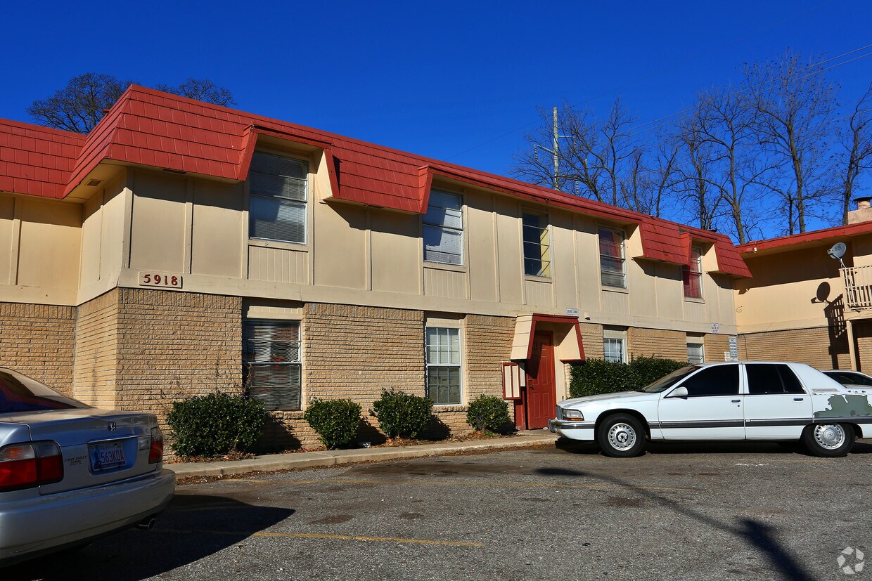 Primary Photo - Glen Apartments