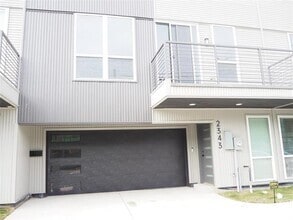 Building Photo - 2349 N Carroll Ave