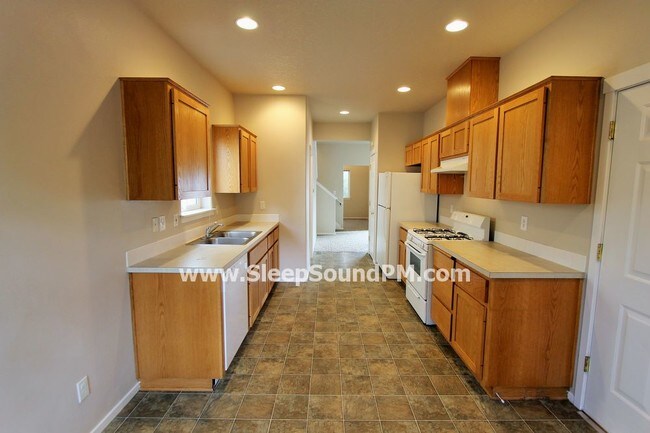 Building Photo - 5832 Glen Echo Ave