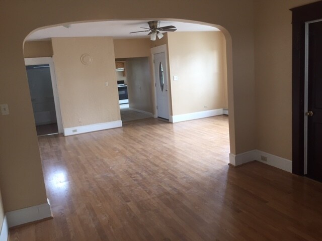 Building Photo - 211 Hall St
