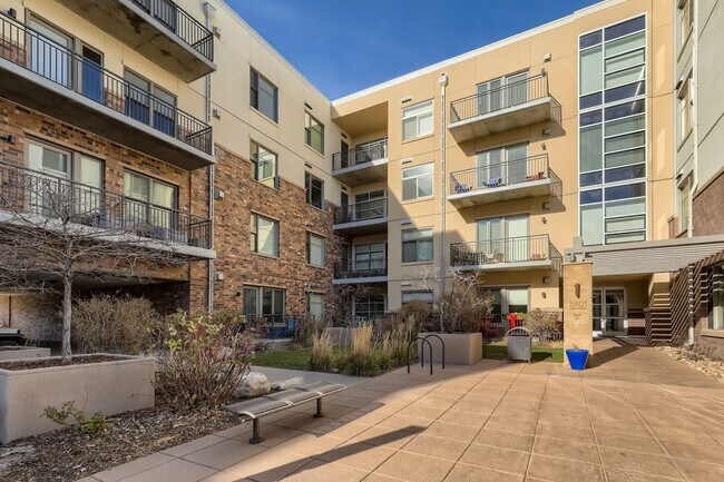 Foto del edificio - Modern 1 BDR in Peloton - All the Amenities