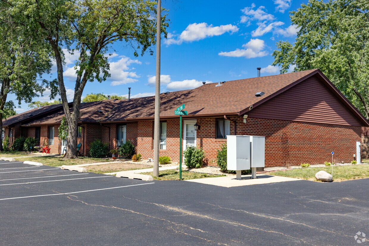 Burbank Manor Apartments Apartments 97 Pinehurst Ct Burbank, IL