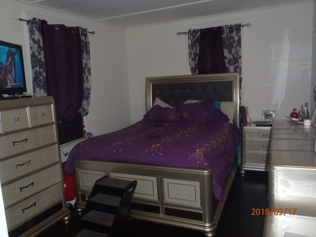 Street Level Bedroom - 549 Saw Mill River Rd