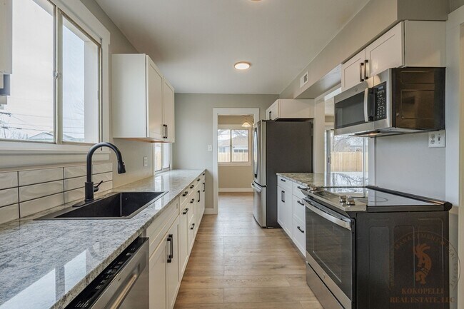 Foto del edificio - 566 N 24th St