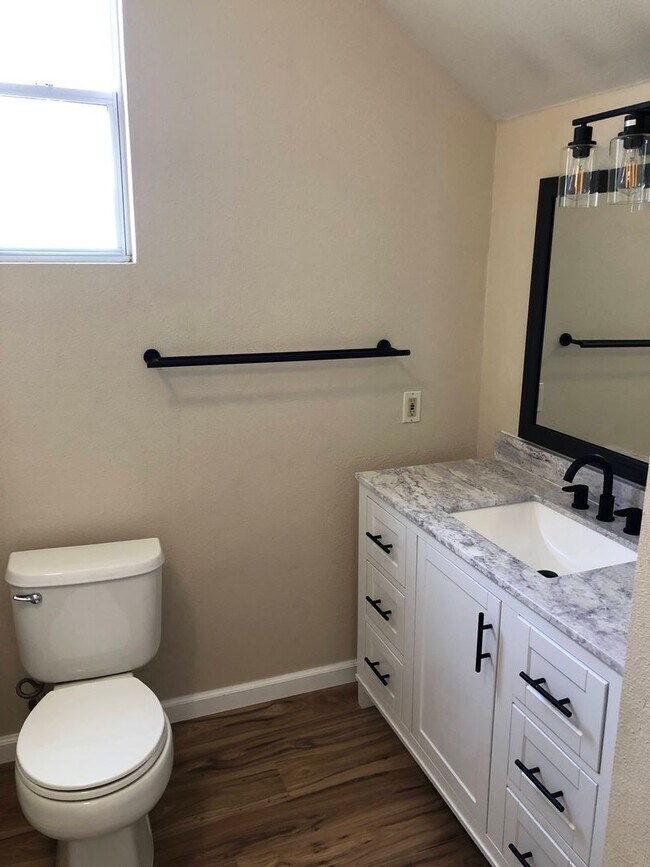 Foto del edificio - 401 Creekside Way
