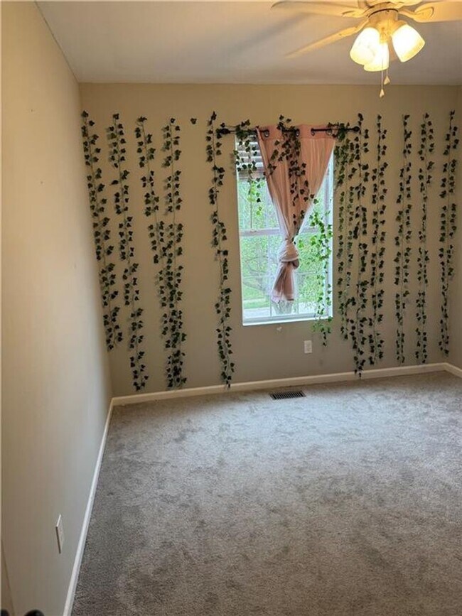 Building Photo - Winter Move In Special - Schedule a Self-Showing Today