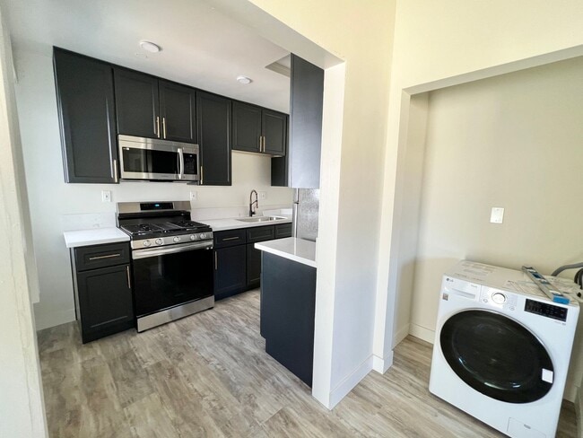 Foto del edificio - 3538 Keystone Av