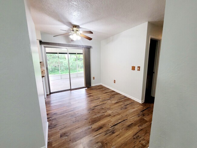 Foto del edificio - 2260 NW 36th Pl