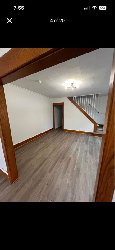 Foto del edificio - 324 S Main St