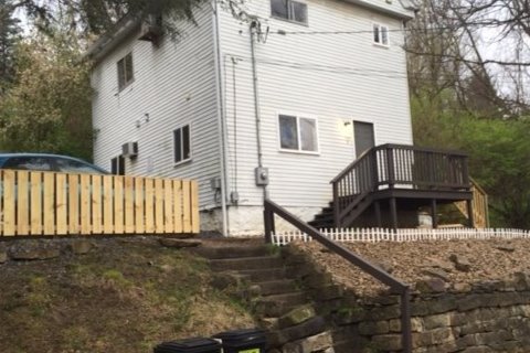 Front - 150 Wellen Ave