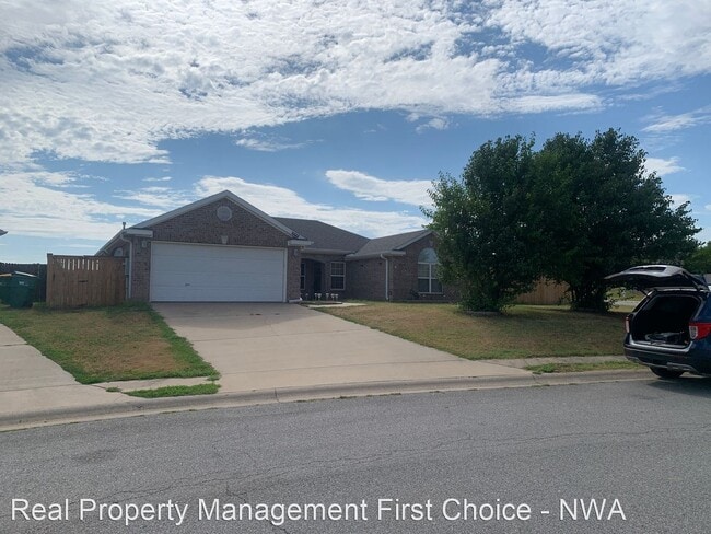 Building Photo - 4 br, 2 bath House - 1059 Applewood Circle