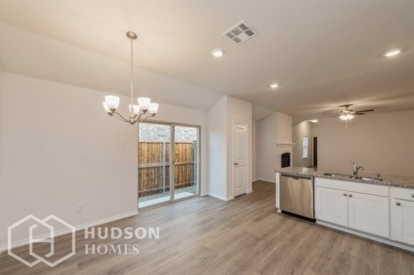 Foto del edificio - SELF TOUR NOW! - 1704 New Holland Way, McK...