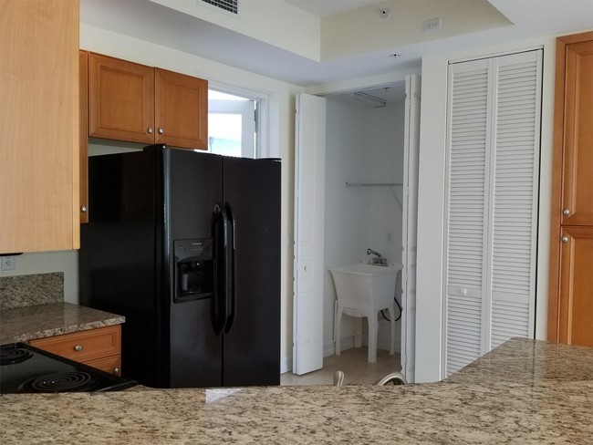 Foto del edificio - 3250 Bonita Beach Rd SW
