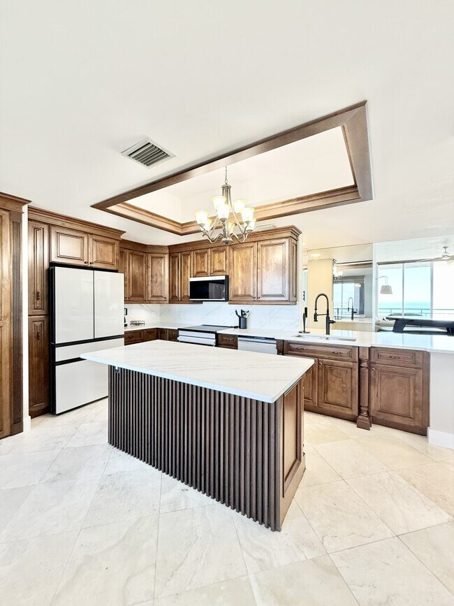 Building Photo - 1560 Gulf Blvd