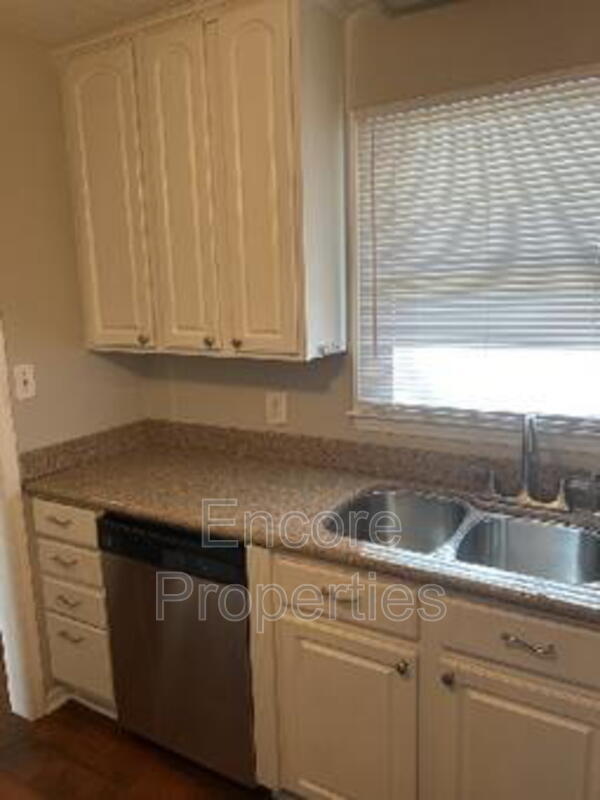 Foto del edificio - 6555 English Oaks Dr
