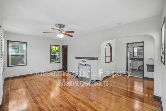 Foto del edificio - 3785 Park Blvd