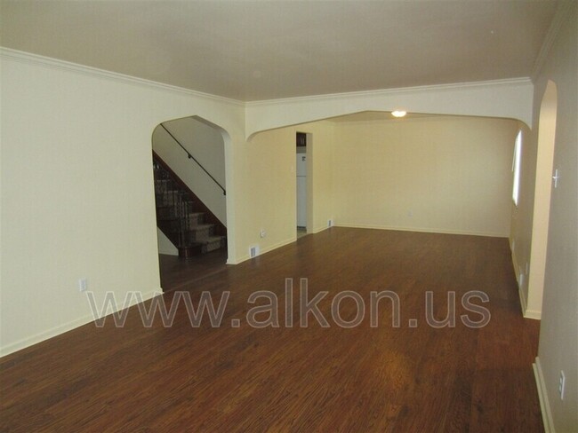 Building Photo - 621 Brierly Ln