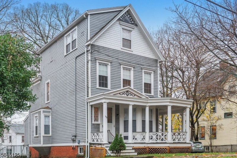 Primary Photo - 179 Ashland Ave