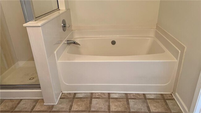 Foto del edificio - 3900 Dandridge Way NW