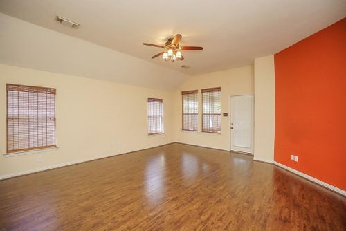 Foto del edificio - 7032 Thistlewood Park Ct
