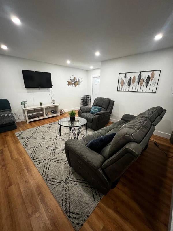 Building Photo - 140 SW 113th Ct